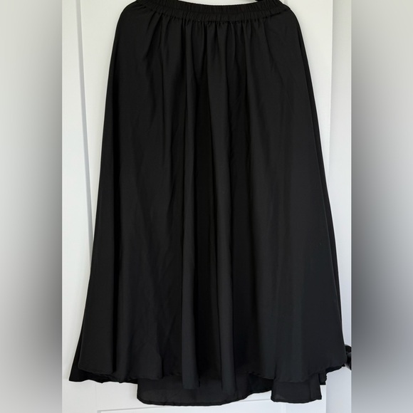 Black Silky Maxi Skirt with Tie Front and POCKETS!!! - Picture 3 of 4